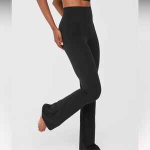 #179. OFFLINE By Aerie Real Me XTRA High Waisted Bootcut Legging